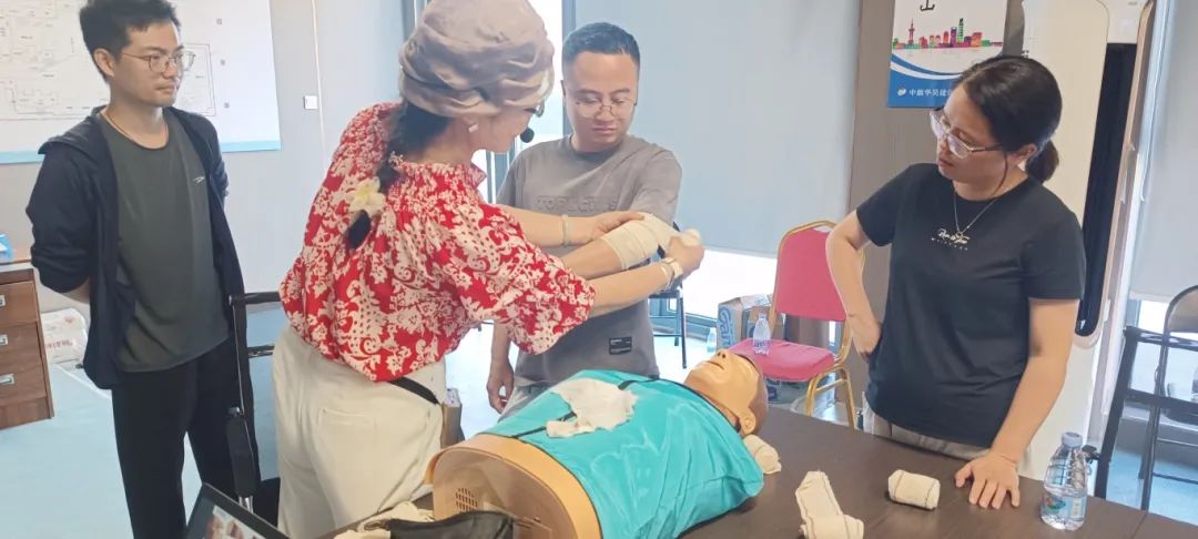 【学习进行时】糖心vlog
下属企业金诚公司开展应急救护知识培训讲座