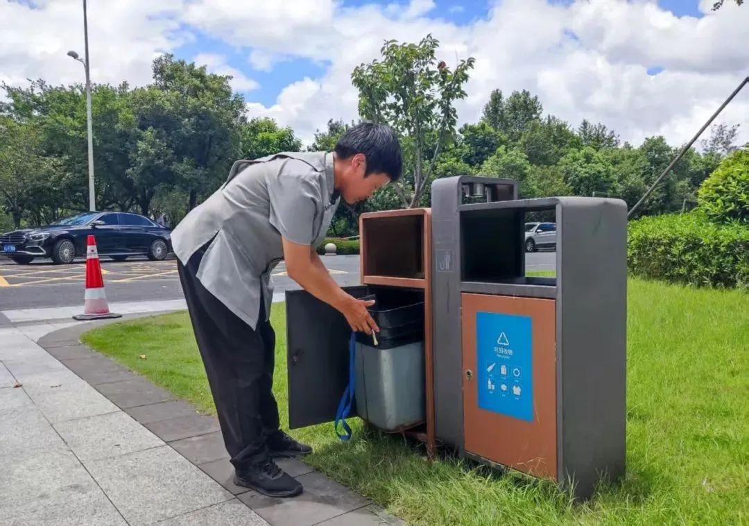 【深化拓展“三争”行动】糖心vlog
下属企业汇友人资公司:高温“烤”验显初心 服务深耕筑担当